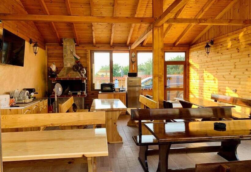 Пансион къщи за гости “планински рай” Mountain Paradise