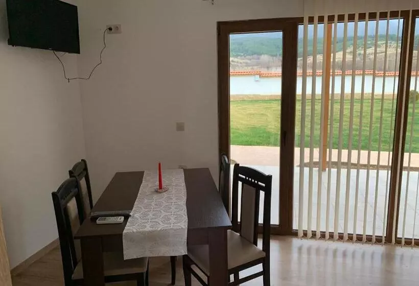 ペンション къщи за гости “планински рай” Mountain Paradise