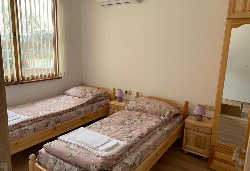 Пансион къщи за гости “планински рай” Mountain Paradise