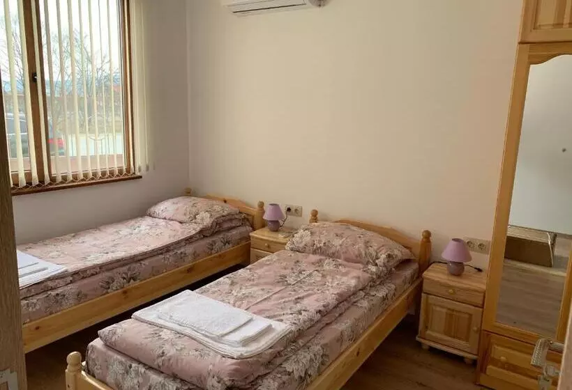 ペンション къщи за гости “планински рай” Mountain Paradise