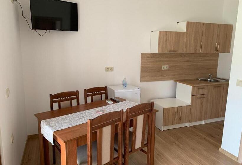 Пансион къщи за гости “планински рай” Mountain Paradise