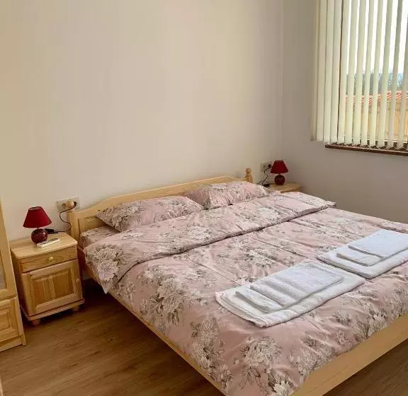 ペンション къщи за гости “планински рай” Mountain Paradise