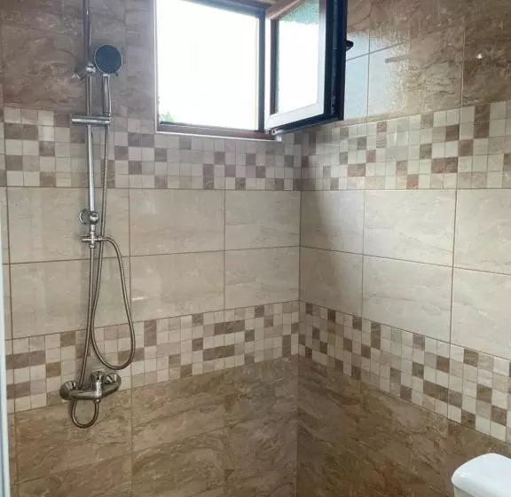 ペンション къщи за гости “планински рай” Mountain Paradise