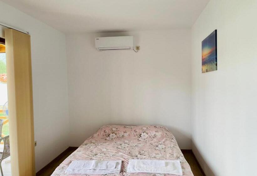 Пансион къщи за гости “планински рай” Mountain Paradise