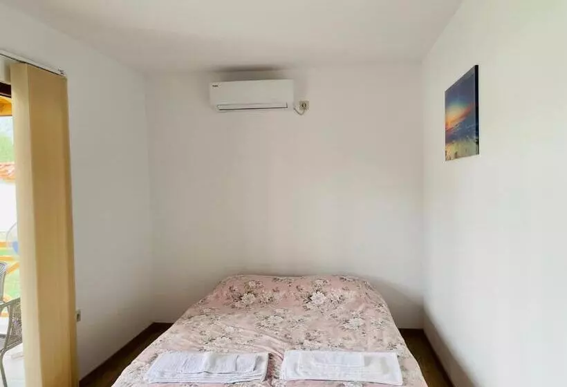 ペンション къщи за гости “планински рай” Mountain Paradise