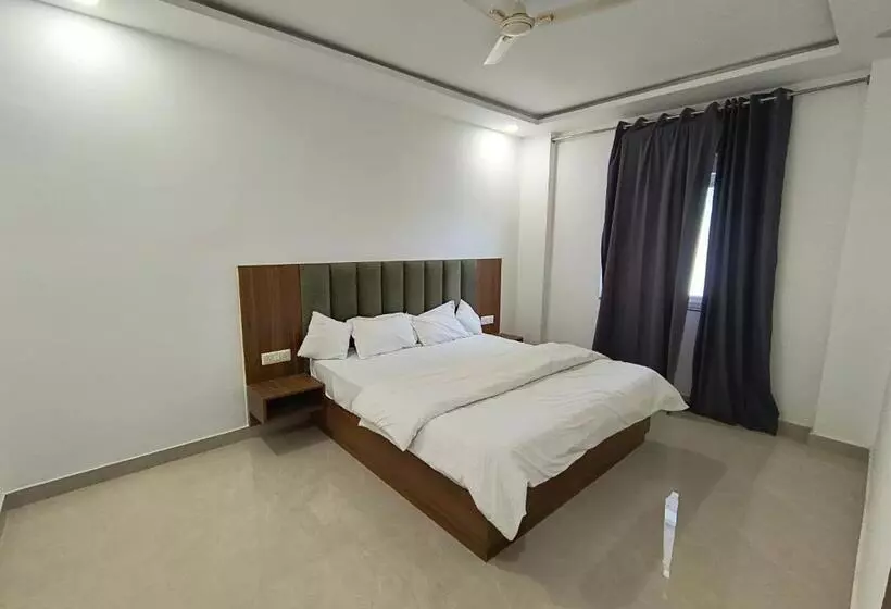 Aks International Hotel And Resort