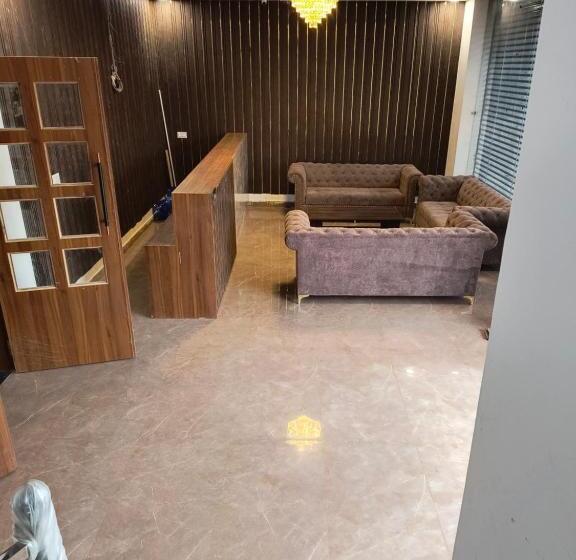 Aks International Hotel And Resort