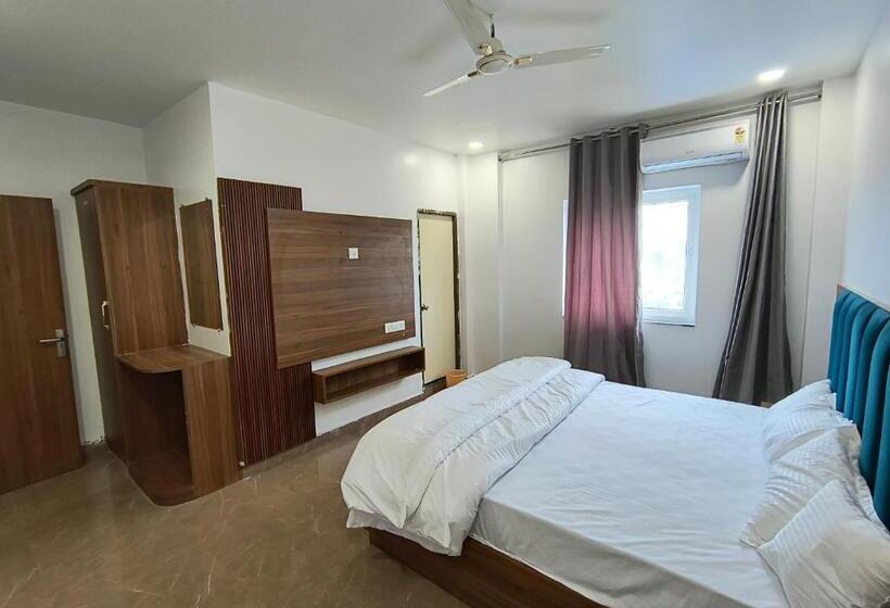 Aks International Hotel And Resort