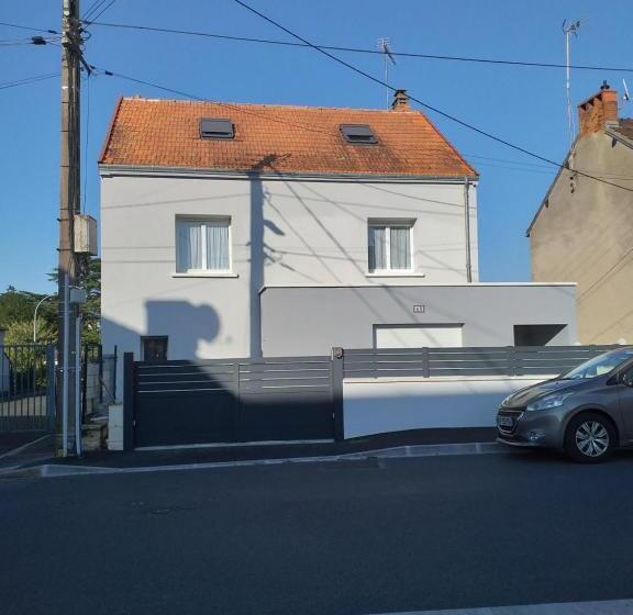 تختخواب و صبحانه 43 Pmc