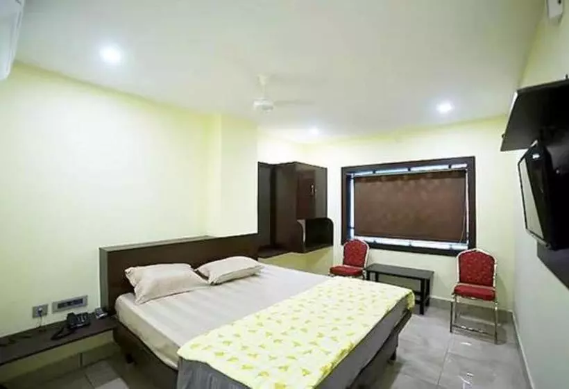 Fabhotel Gvr Grand