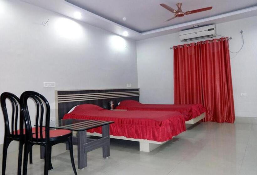 בית מלון כפרי Aryan International