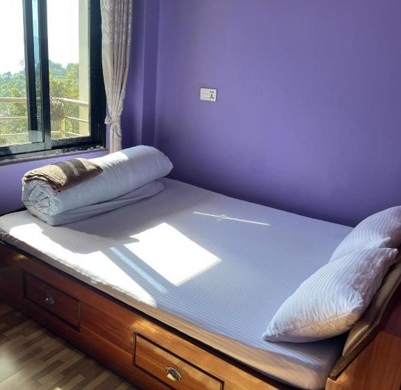 هتل Manakamana Village