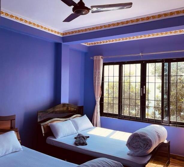 هتل Manakamana Village