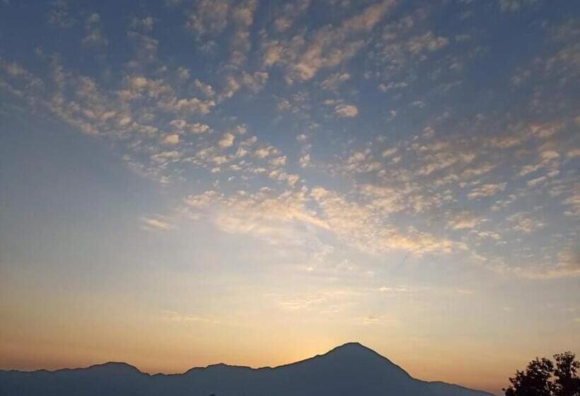 هتل Manakamana Village