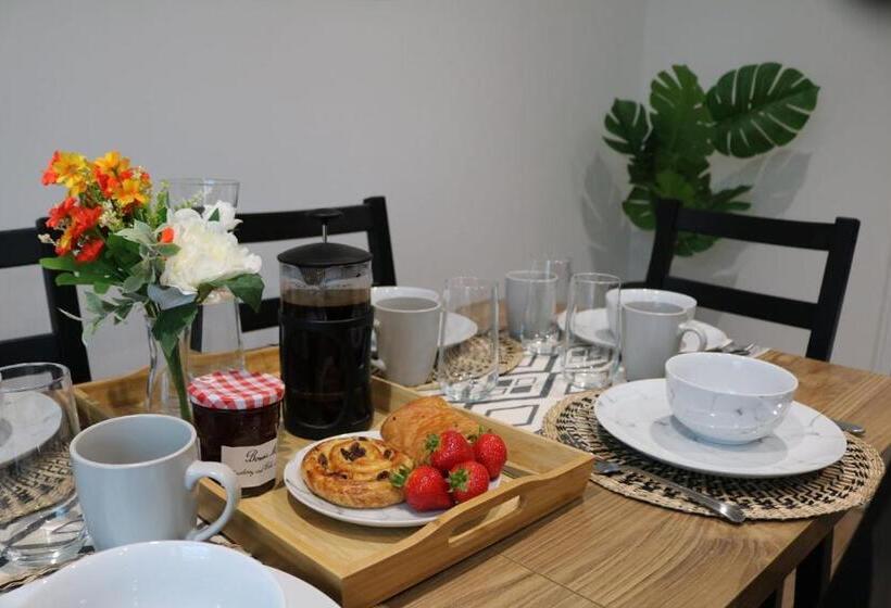 Pensione Rooms In Stylish House