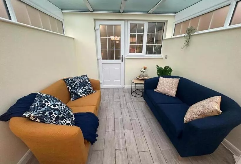 پانسیون Rooms In Stylish House