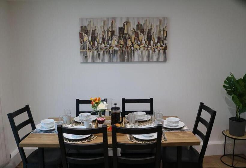 Pensione Rooms In Stylish House