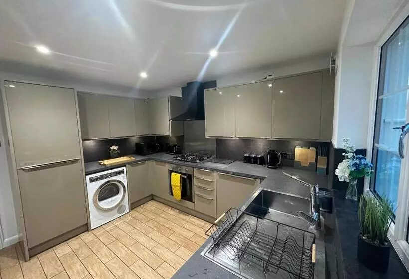 پانسیون Rooms In Stylish House