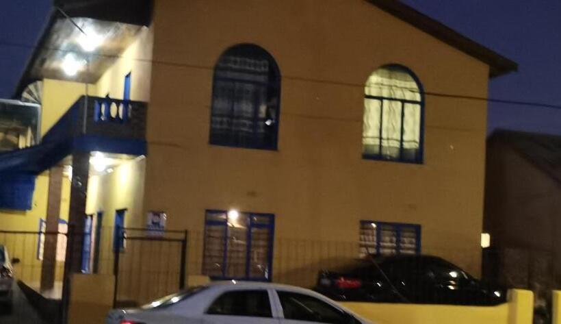 مبيت وإفطار Neo & Ruks Guest House Parow