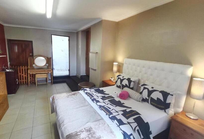 مبيت وإفطار Neo & Ruks Guest House Parow