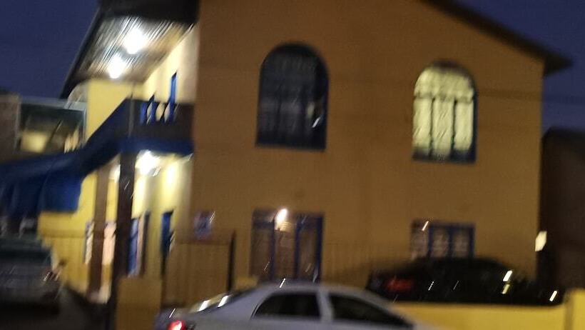 مبيت وإفطار Neo & Ruks Guest House Parow