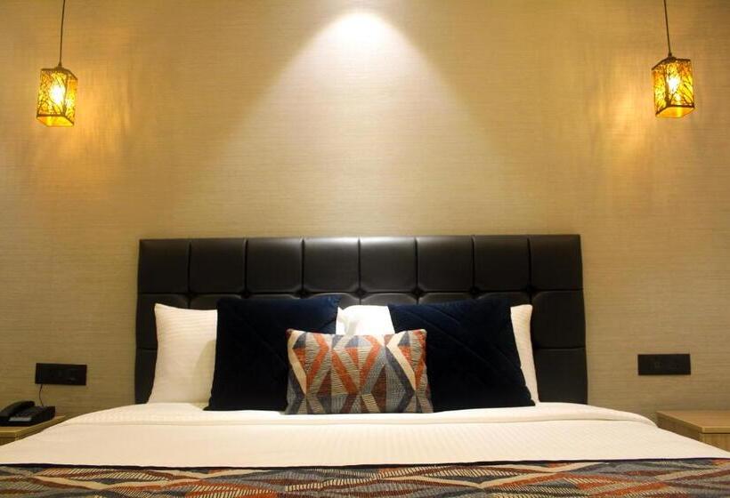 Otel Ahuja Residency Mayfield Garden