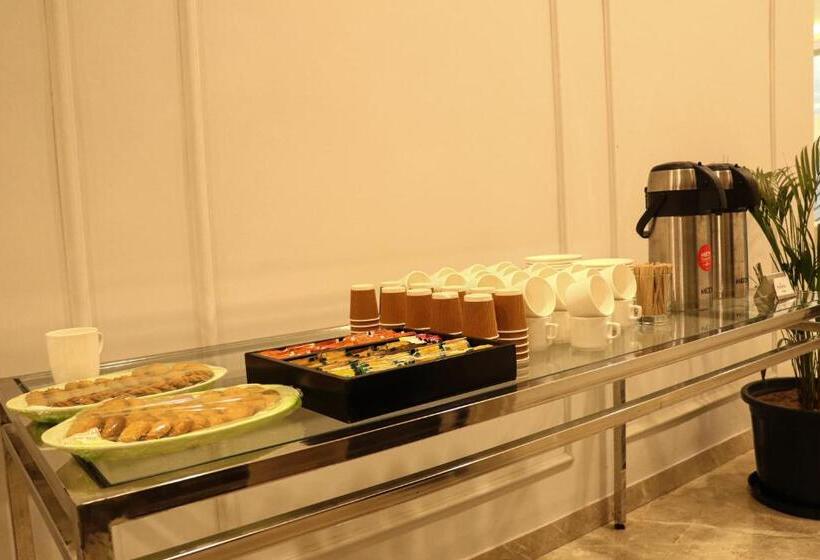 Otel Ahuja Residency Mayfield Garden