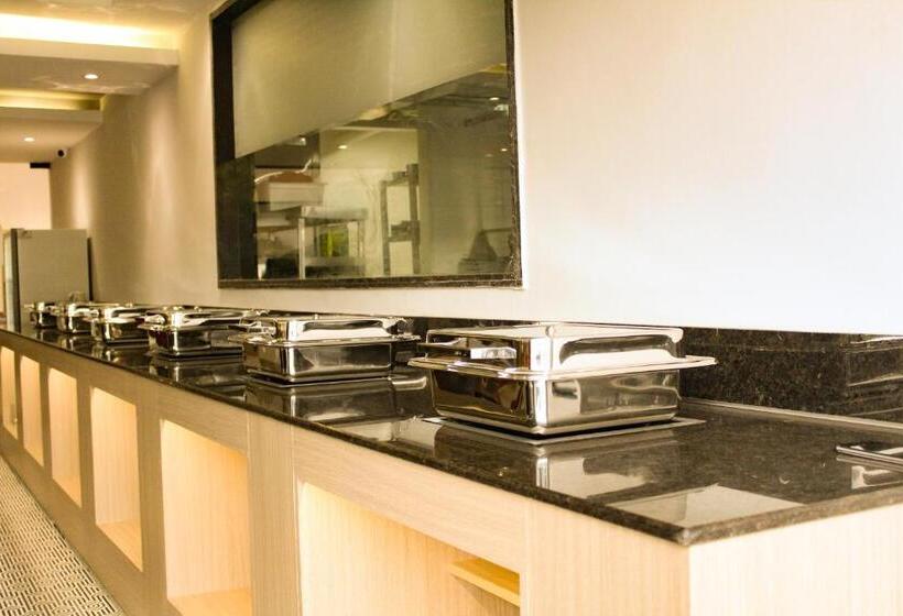 Otel Ahuja Residency Mayfield Garden