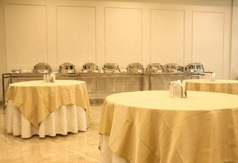 Otel Ahuja Residency Mayfield Garden