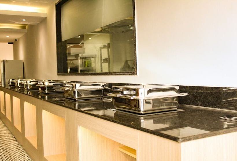 Otel Ahuja Residency Mayfield Garden