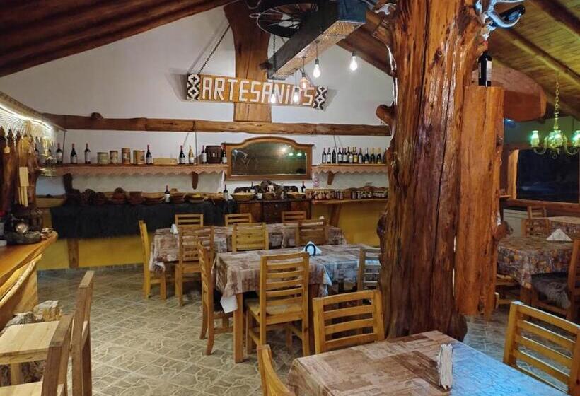 فندق Complejo Dinohuellas