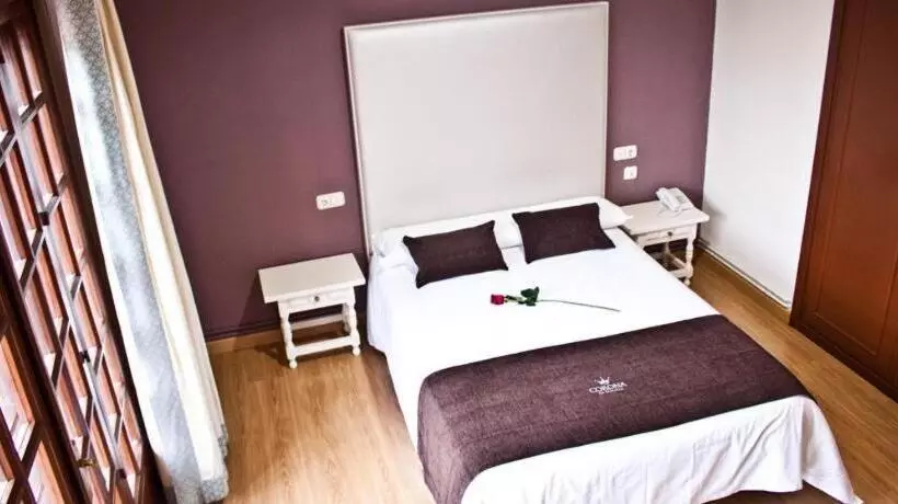 هتل Corona Rooms