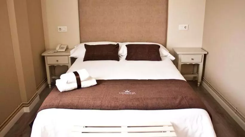 هتل Corona Rooms