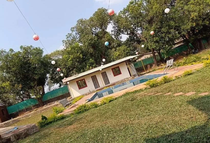 ホテル The Meera Farm