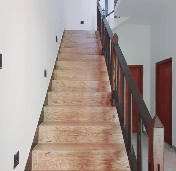 بنسيون King S Cave