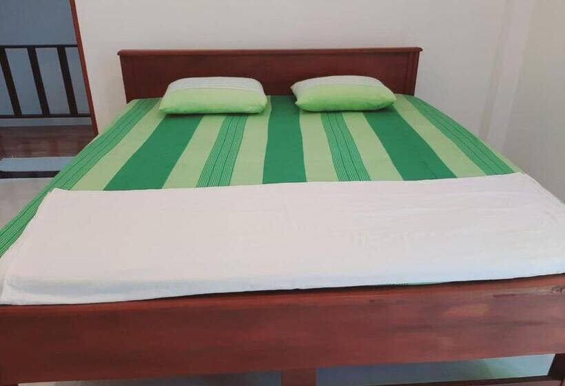 بنسيون King S Cave