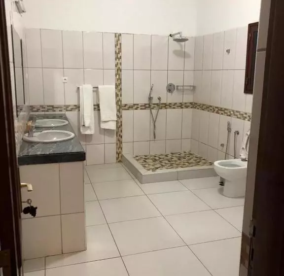 پانسیون Kutenga Guest House