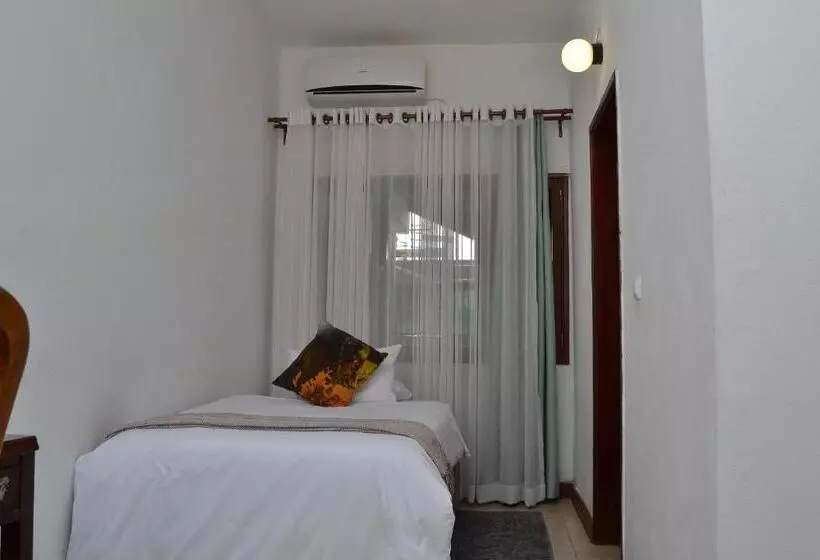 پانسیون Kutenga Guest House