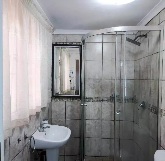 Majatalo Leana Hub Guest House