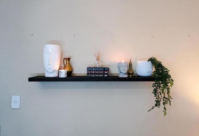 بنسيون Leana Hub Guest House