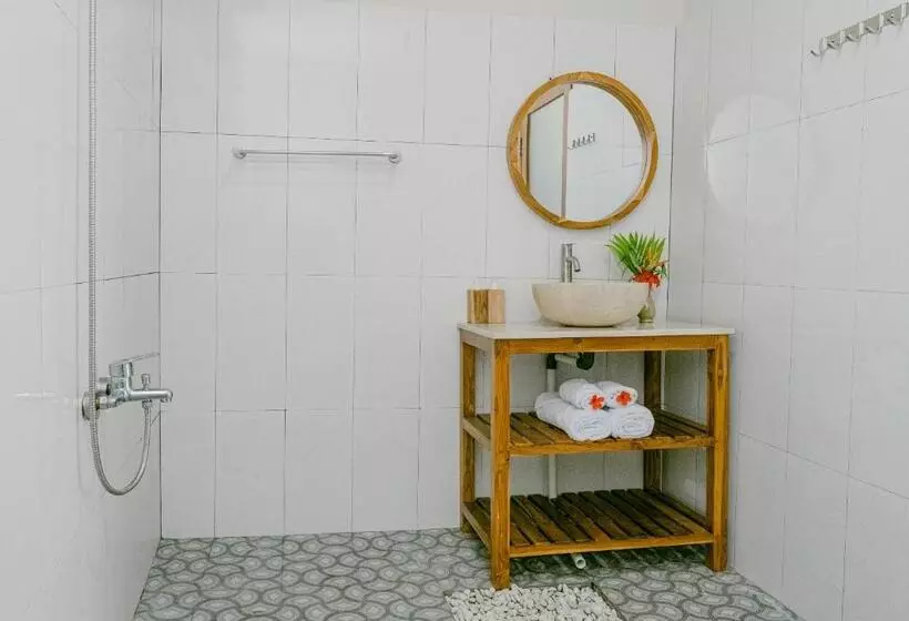 Majatalo Sriwedari House Keramas