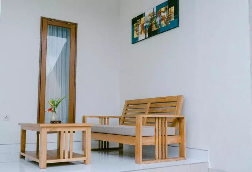 Majatalo Sriwedari House Keramas