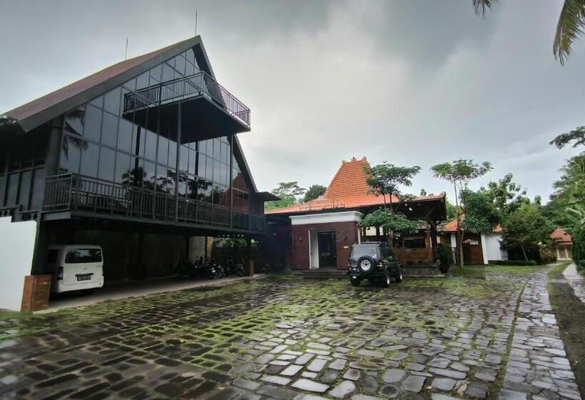 Sobo Joglo Jawi Guesthouse By Cocotel