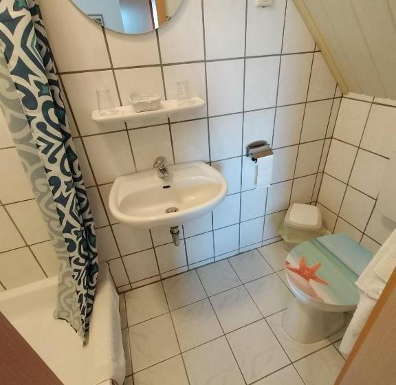 فندق صغير Gasthof Zu Den Linden 61225