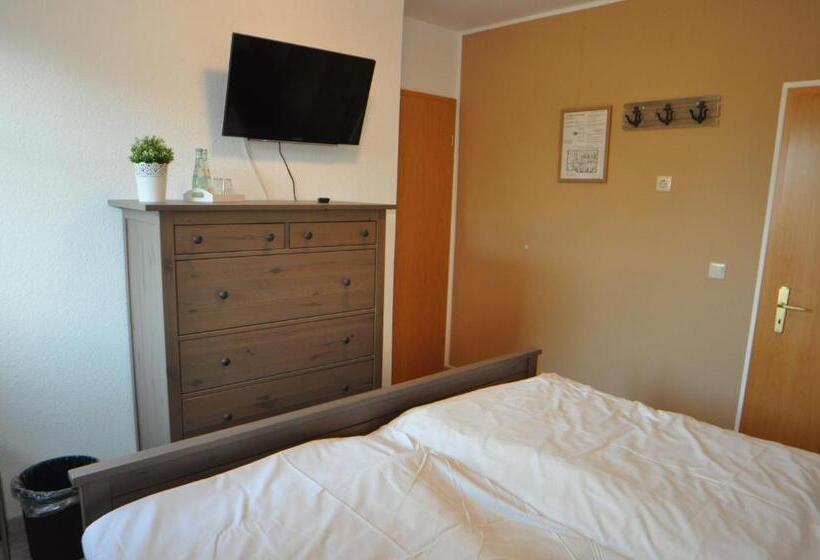 فندق صغير Gasthof Zu Den Linden 61225