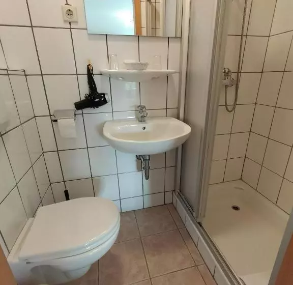 ユースホステル Gasthof Zu Den Linden 61225