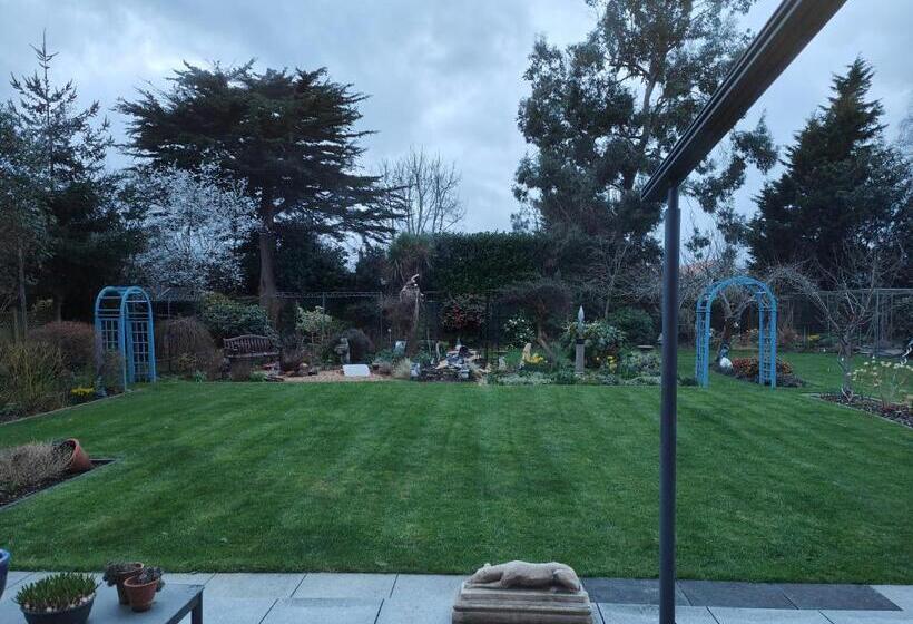 민박 Bracken Lodge