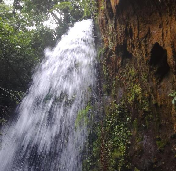 تختخواب و صبحانه Country House Chulumani