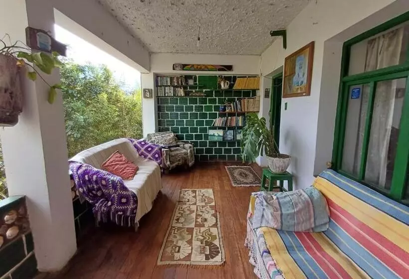 تختخواب و صبحانه Country House Chulumani