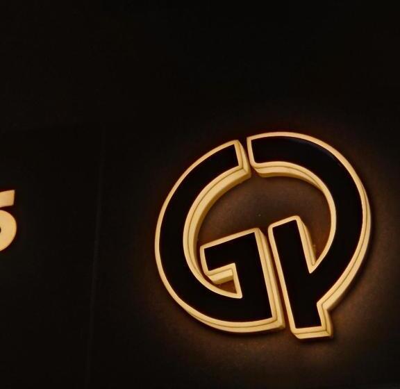 مبيت وإفطار Golden Palace Residency